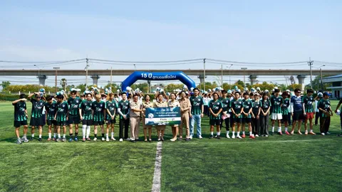 ลีซอ-ดัสกร นำทัพอินฟลูฯ บุกอยุธยา ประเดิมโปรเจกต์ 15 ปี FISG ลูกบอลเพื่อน้อง สานฝันเด็กไทย