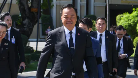 เทียบ 4 ปี โควตาเก้าอี้ รมต. รายกระทรวง "ภูมิใจไทย-เพื่อไทย-กล้าธรรม" ยึดตำแหน่งไหน