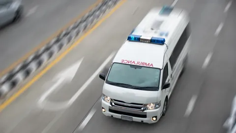 ขอทางให้รถพยาบาล ถ.กาญจนวนิช เลี่ยงเข้าพื้นที่ รร.พะตงประธานคีรีวัฒน์ หาดใหญ่