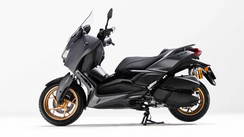 ราคาน่ารัก สกูสเตอร์ออโตเมตริก NEW YAMAHA XMAX TECH MAX