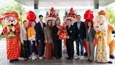 ผู้บริหารเดอะมอลล์นำคณะเข้าอวยพรวันตรุษจีน 2569 คณะผู้บริหารไทยรัฐกรุ๊ป