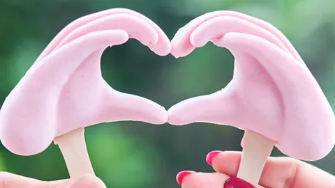 Salad Factory ผุดไอเดียไอศกรีม “ซารางเฮ” ใช้สัญลักษณ์พูดแทนใจ รับวันวาเลนไทน์