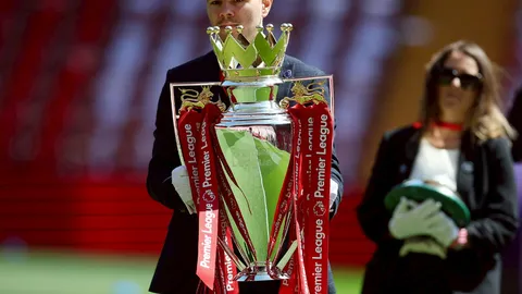 1 ทีมกลับมาลุ้นแชมป์ "ซูเปอร์คอม" ทำนายเต็งแชมป์พรีเมียร์ลีกล่าสุด หลังจบนัดที่ 26