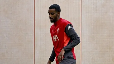 รออย่างมีความหวัง! พอตเตอร์ อัพเดตอาการ อิซัค หลังกระดูกน่องหัก-เจ็บข้อเท้า