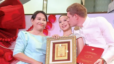 แห่จดทะเบียนชื่นมื่นฉลองวันวาเลนไทน์ บางรักแชมป์ 1,246 คู่ ทั่วไทยอีเวนต์เพียบ