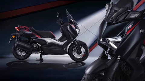 สกู๊ตเตอร์เกียร์ออโต้รุ่นใหม่ YAMAHA XMAX & NMAX รุ่นพิเศษ 25th Anniversary MAX Series 