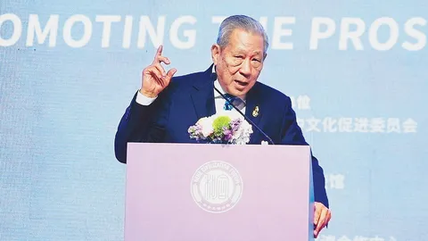 "พินิจ จารุสมบัติ" ถอดบทเรียนสงครามการค้ามหาอำนาจโลก มองเกมยาว!! ไทยต้องตามรอยจีน