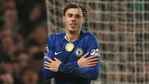 แฟนเชลซีไม่ถูกใจสิ่งนี้! เพื่อนสนิท โคล พาลเมอร์ สุมไฟข่าวเชื่อมโยง แมนยู