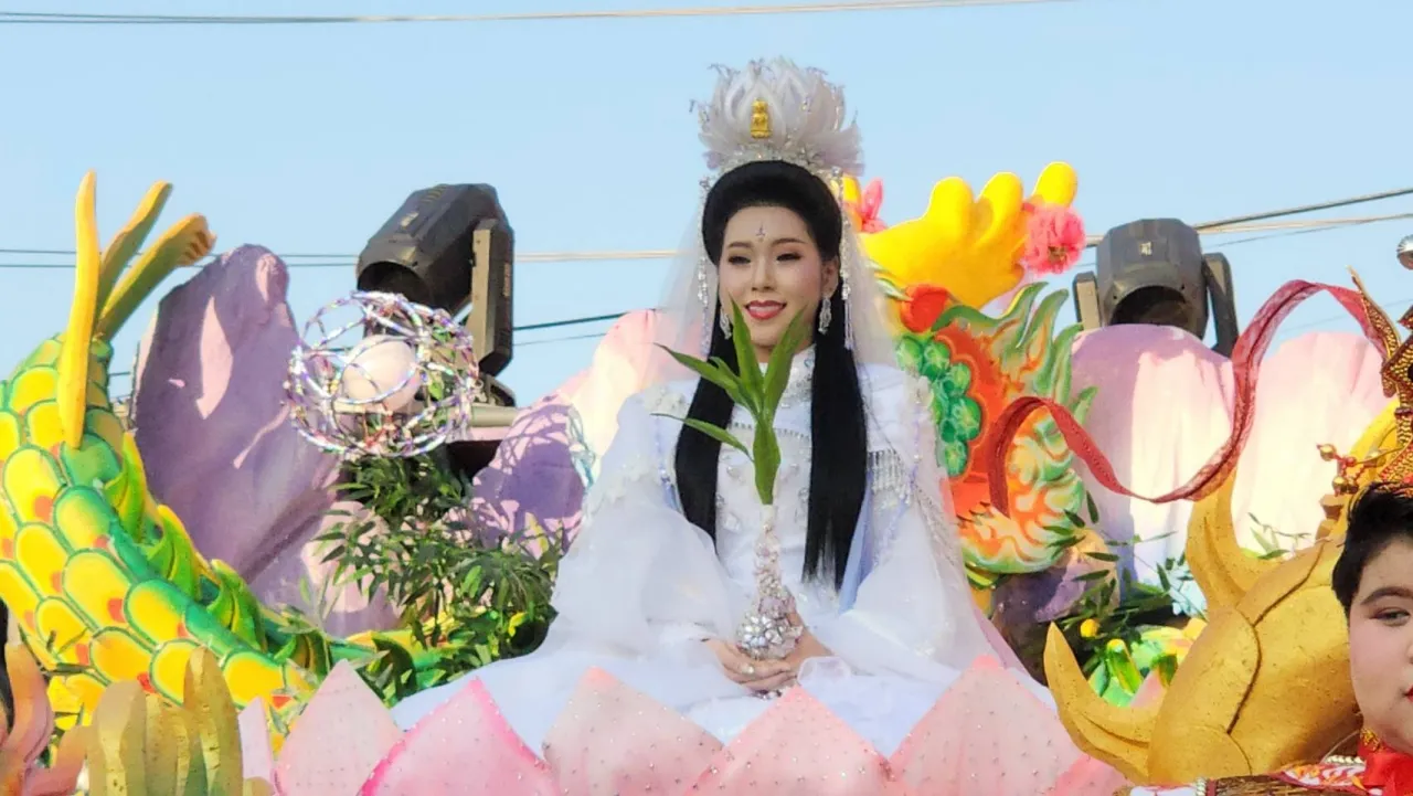 ตรุษจีนนครสวรรค์ ขบวนแห่ “ชิวสี่” สืบสานประเพณีแห่เจ้าพ่อ-เจ้าแม่ปากน้ำโพ