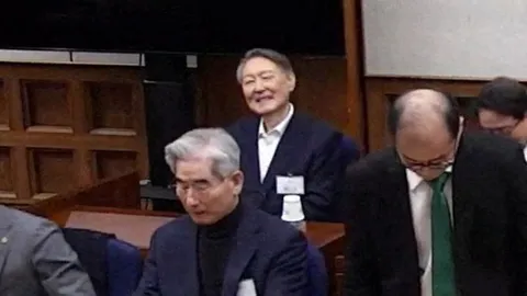 "ยุน ซอกยอล" แถลงขอโทษ หลังศาลสั่งจำคุกตลอดชีวิตฐานก่อกบฏ 