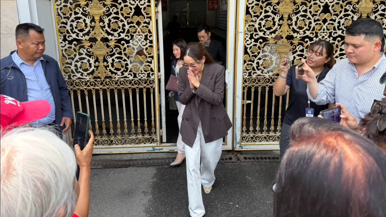 “เอม” เยี่ยม "ทักษณ" เผยพ่อสุขภาพดี แถมพูดเป็นปริศนาอีก 2 อาทิตย์ครบ 6 เดือน