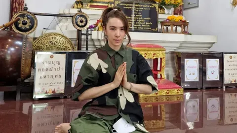 ปาล์มมี่ โพสต์ภาพเช็กอินทำบุญ รพ.สงฆ์ แต่งานนี้คนโฟกัสที่เลขบัตรคิว