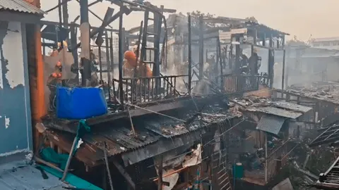 ไฟไหม้บ้านพัก ย่านชุมชนจรัญสนิทวงศ์ 46 เจ้าหน้าที่ใช้เวลา 30 นาที ควบคุมเพลิง