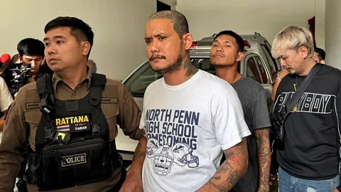 "เสือ ดุสิต" มอบตัว กระทืบชาย 55 โคม่า รับแค้นคู่กรณีจับก้นแฟนสาว ศาลให้ประกัน