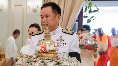 อัญเชิญสู่นครศรีธรรมราช พระบรมสารีริกธาตุฯ 3 สี เฉลิมฉลอง 800 ปี "พุทธลังกาวงศ์"