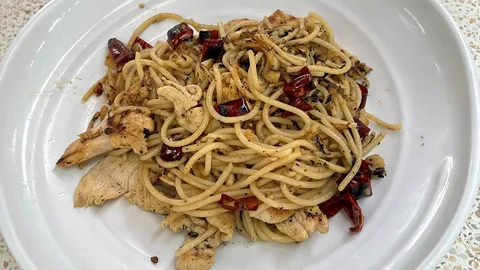 สปาเกตตีไก่ อร่อยแบบไทยๆ