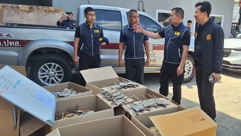 บุกโกดังลำลูกกา ยึดซากตุ๊กแกกว่า 1.2 แสนตัว ไม้หวงห้าม เตรียมส่งไปจีน