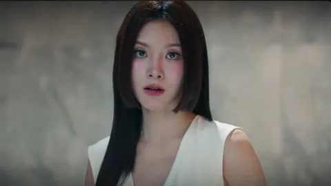 เปิดที่มา "นี่น่ะเหรอ...นพนภา" วลีฮิตละครดัง สู่ฉากตบตกบันไดในตำนาน