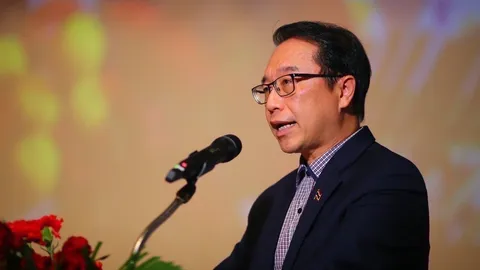 “อนุสรณ์” เตือนจุดเปราะบางเศรษฐกิจไทย เรียกร้องแต่งตั้งคนมีความสามารถเข้ามาบริหารประเทศ