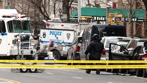 ระทึกหลายเมืองในสหรัฐฯ! พบวัตถุต้องสงสัยกลางนิวยอร์ก อพยพคนที่สนามบินแคนซัสซิตี