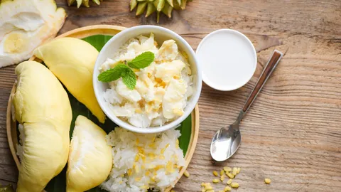 แจกสูตร 3 เมนูจากทุเรียนทำเองได้ที่บ้าน เปลี่ยนราชาผลไม้ให้เป็นของหวานสุดฟิน