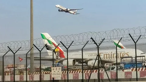 สายการบินทั่วโลกทยอยขึ้นตั๋วเครื่องบิน หลังราคาน้ำมันพุ่งจากสงครามตะวันออกกลาง