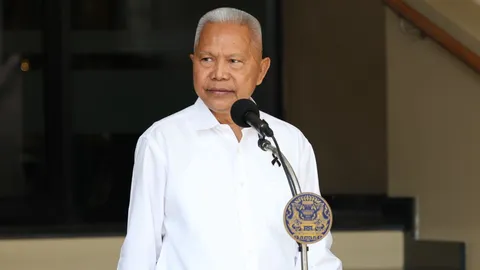 ทำเป็นตัวอย่าง ครม. “ถอดสูท-ลดแอร์” ชวนประชาชนร่วมประหยัดพลังงาน “โสภณ” ชี้ต้องทำอย่างยั่งยืน