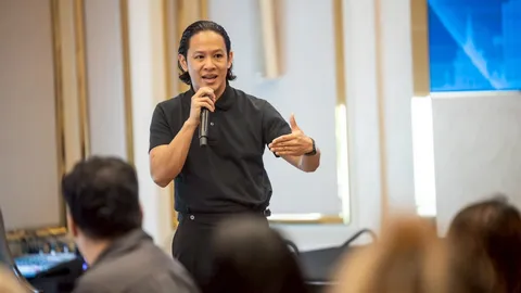 เปิดเส้นทาง "โอม ค็อกเทล" สู่ผู้บริหารค่าย Gene Lab ก่อนประกาศยุติบทบาทบริหาร