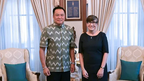 “อนุทิน” คุย “ทูตออสเตรเลีย” ถกปัญหานำเข้านมผง ปัดหารือเรื่องน้ำมัน