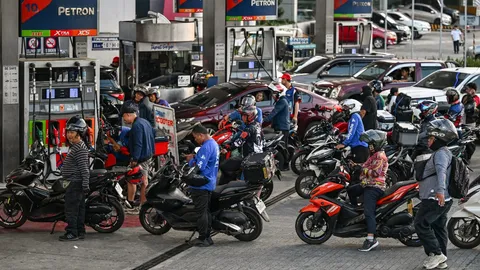 น้ำมันโลกพุ่งทะลุ 100 ดอลลาร์ต่อบาร์เรล แม้ "IEA" ประกาศระบายน้ำมันสำรองปริมาณมากทุบสถิติ 