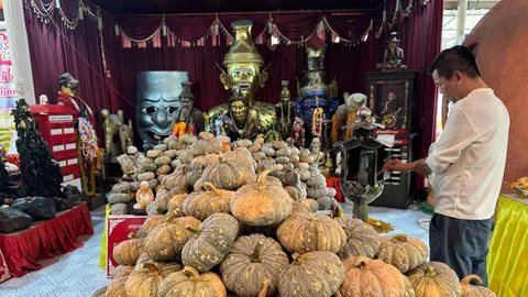 ขนฟักทอง 1 ตัน แก้บน “ปู่ฤาษีพรหมเมศ” จุดธูปมงคล ได้เลขเด็ด 16/3/69