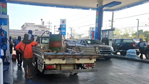 กลั่นได้นาน 98 วัน ยันมีน้ำมันดิบพอ เล็งจัดซื้อรัสเซียเพิ่ม หลายปั๊มป่วนต้องปิด