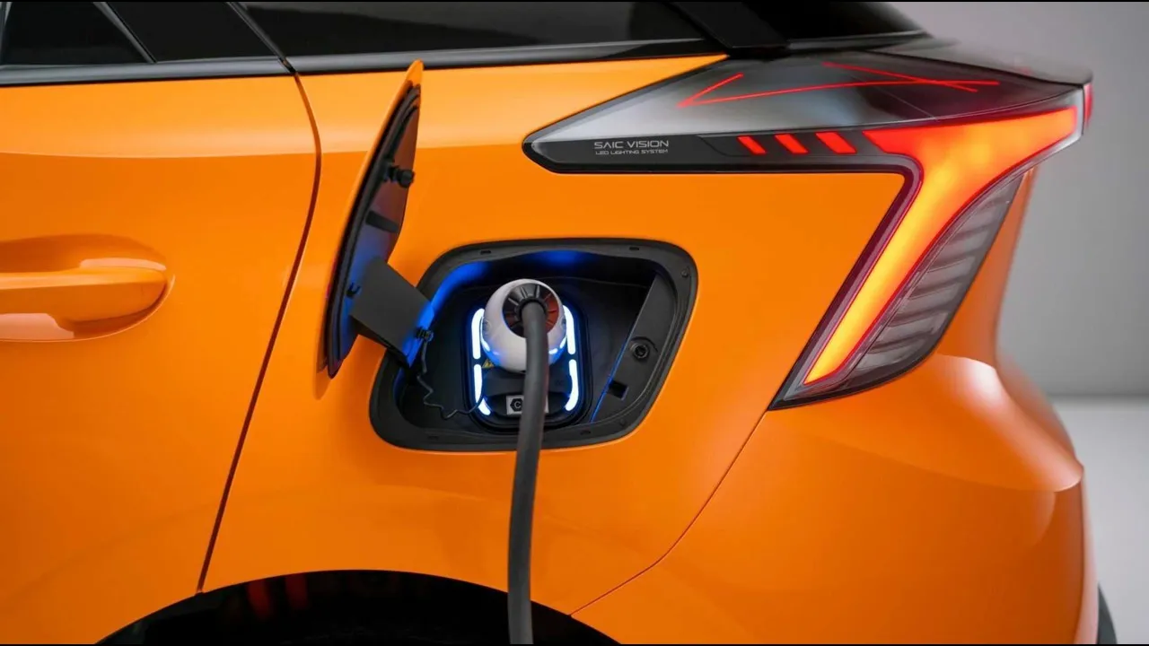 รถยนต์ไฟฟ้า ปัญหาสายชาร์จติดคาถอดไม่ออก รถเคลื่อนที่ไม่ได้! 