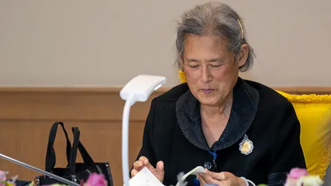 กรมสมเด็จพระเทพรัตนราชสุดาฯ ทรงติดตามงานมูลนิธิแม่ฟ้าหลวง