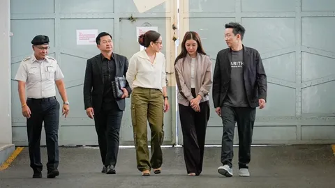 “โอ๊ค-เอม” เยี่ยม “ทักษิณ” เคาต์ดาวน์รอวันออกอีก 2 เดือน ตื่นเต้น ขอบคุณทุกกำลังใจ