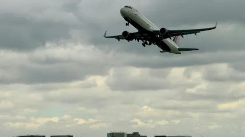 สงครามอิหร่านดันต้นทุนน้ำมัน เสี่ยงค่าตั๋วแพงขึ้นทั่วโลก