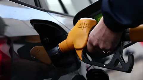 ออสเตรเลียปล่อยน้ำมันสำรองฉุกเฉิน 762 ล้านลิตร หลังประชาชนแห่กักตุน ราคาพุ่งทั่วประเทศ