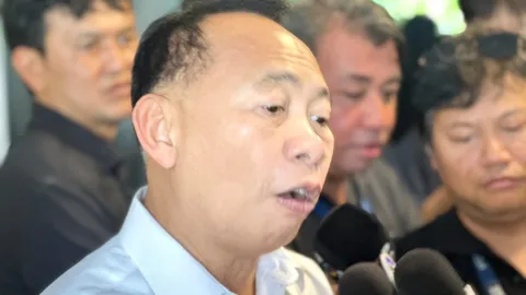 “ปลัดพลังงาน” เร่งตรวจสอบคนกักตุนน้ำมัน ขู่ เอาผิดตามกฎหมายขั้นสูงสุด 