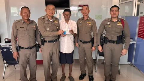 ถูกหวย 12 ล้าน ชาวโคราชดวงเฮง มาซื้อลอตเตอรี่ที่กำแพงเพชร ตร.ลานกระบือ ร่วมยินดี