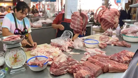 ผู้บริโภคอ่วมอีก "หมูสด" ปรับขึ้นราคา คาดก่อนถึง "สงกรานต์" ปรับขึ้นอีกหลายรอบ