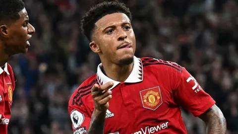 ดอร์ทมุนด์ มูฟออนเป็นวงกลม อ้าแขนรับ เจดอน ซานโช กลับมาร่วมทีมเป็นรอบที่ 3