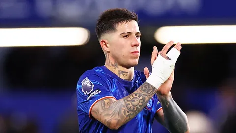 เอ็นโซ่ เฟร์นานเดซ ส่อหนีเชลซี! ซัดแท็กติก โรซีเนียร์ ทำแพ้ เปแอสเช ตกรอบ UCL