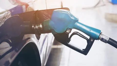 แฉมีการ "กักตุนน้ำมัน" สหพันธ์ขนส่งฯ จี้แก้วิกฤติ "พิพัฒน์" จ่อลากไส้คนโกหก