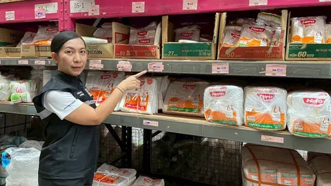 "พาณิชย์" เกาะติดราคาสินค้าทั่วไทย ย้ำสินค้ายังเพียงพอ เข้มพบเอาเปรียบจับทันที