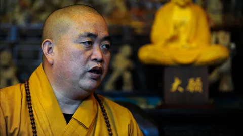 อัยการสั่งฟ้อง อดีตเจ้าอาวาสวัดเส้าหลิน ข้อหาติดสินบน-ยักยอกเงิน