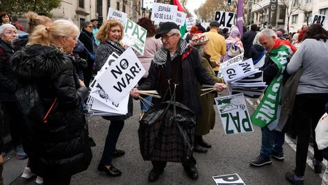 ผู้คนทั่วโลก เดินขบวนประท้วง ต่อต้านสงครามในอิหร่าน