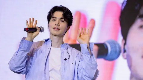 ซุปตาร์เกาหลี “อี ดงอุค” หล่อออร่า เสิร์ฟความฟินแฟนคลับไทยใจละลาย