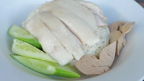 "ข้าวมันไก่หน้าโจร" อร่อยระดับมิชลิน เนื้อนุ่มชุ่มฉ่ำ ราคาแค่ 50 บาท