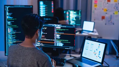 เจาะลึก 5 อาชีพดาวรุ่งยุค AI ครองเมือง ใครเริ่มก่อนได้เปรียบ พร้อมทักษะที่ตลาดต้องการ