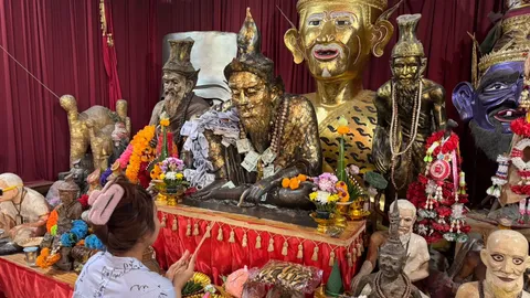 สาวสมหวัง ขอวีซ่าผ่าน ถวายฟักทอง 99 ลูกแก้บนปู่ฤาษีพรหมเมศ ไม่ลืมส่อง "เลขเด็ด"